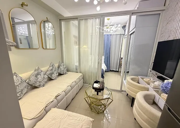 Near Moa&naia Cozy In Pasay Bed & Breakfast Manila
