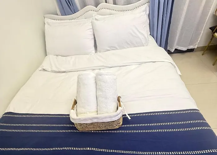 Near Moa&naia Cozy In Pasay Bed & Breakfast Manila