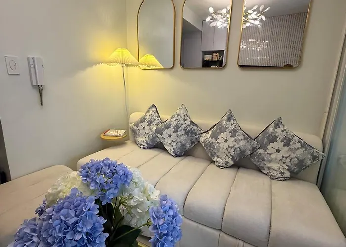 Near Moa&naia Cozy In Pasay Bed & Breakfast Manila