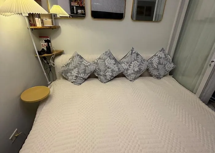 Near Moa&naia Cozy In Pasay Bed & Breakfast Manila